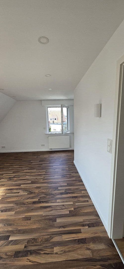 Prenájom bytu 3-izbový 52 m², Stuttgart, Bádensko-Wurttembersko Prenájom bytu 3-izbový 52 m², Stuttgart, Bádensko-Wurttembersko