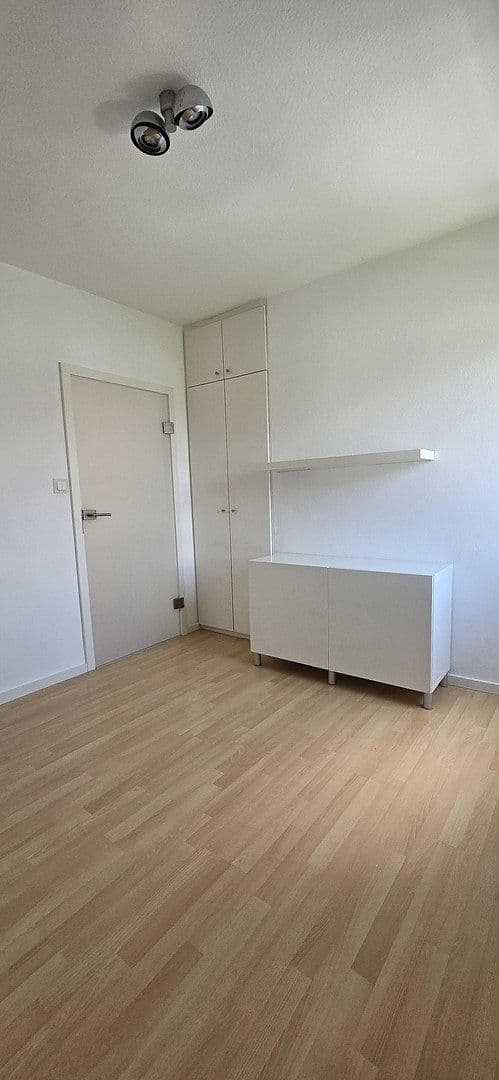 Prenájom bytu 3-izbový 52 m², Stuttgart, Bádensko-Wurttembersko Prenájom bytu 3-izbový 52 m², Stuttgart, Bádensko-Wurttembersko