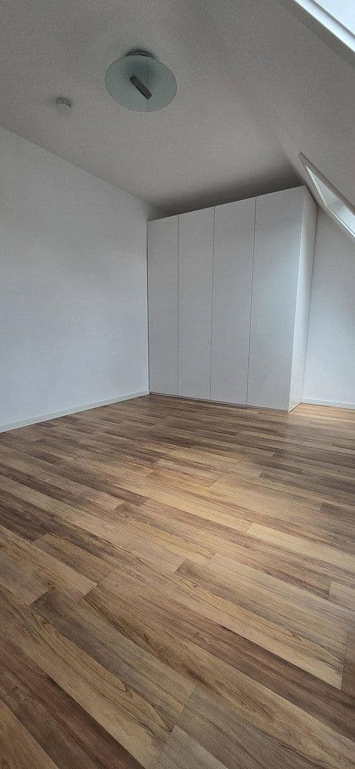 Prenájom bytu 3-izbový 52 m², Stuttgart, Bádensko-Wurttembersko Prenájom bytu 3-izbový 52 m², Stuttgart, Bádensko-Wurttembersko