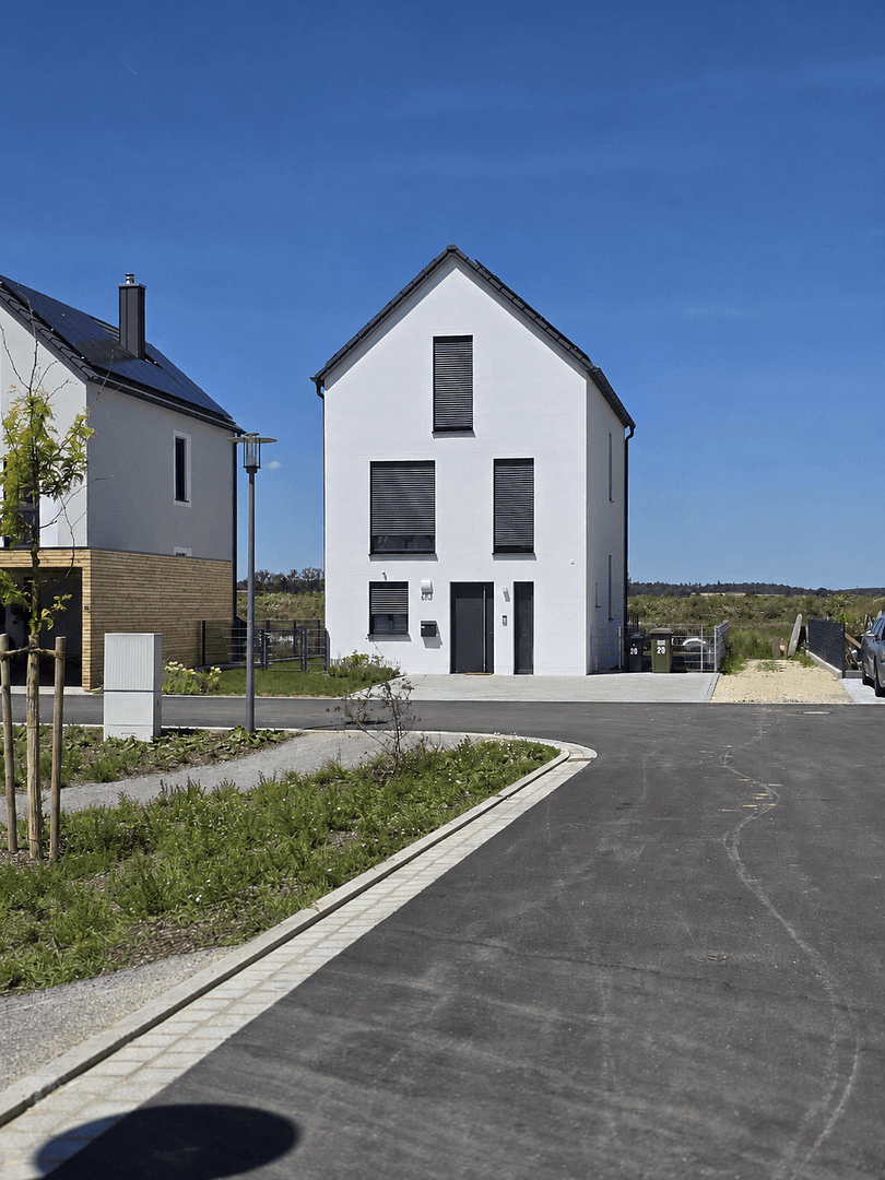 Prenájom domu 149 m², pozemok 317 m², Lerchenfelder Hof, Köfering, Bavorsko Prenájom domu 149 m², pozemok 317 m², Lerchenfelder Hof, Köfering, Bavorsko