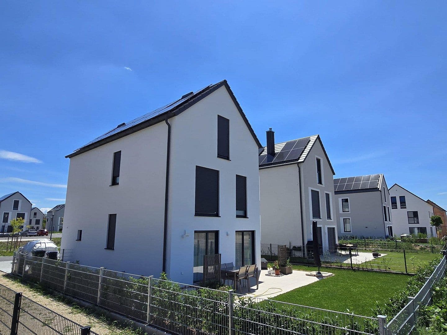 Prenájom domu 149 m², pozemok 317 m², Lerchenfelder Hof, Köfering, Bavorsko Prenájom domu 149 m², pozemok 317 m², Lerchenfelder Hof, Köfering, Bavorsko