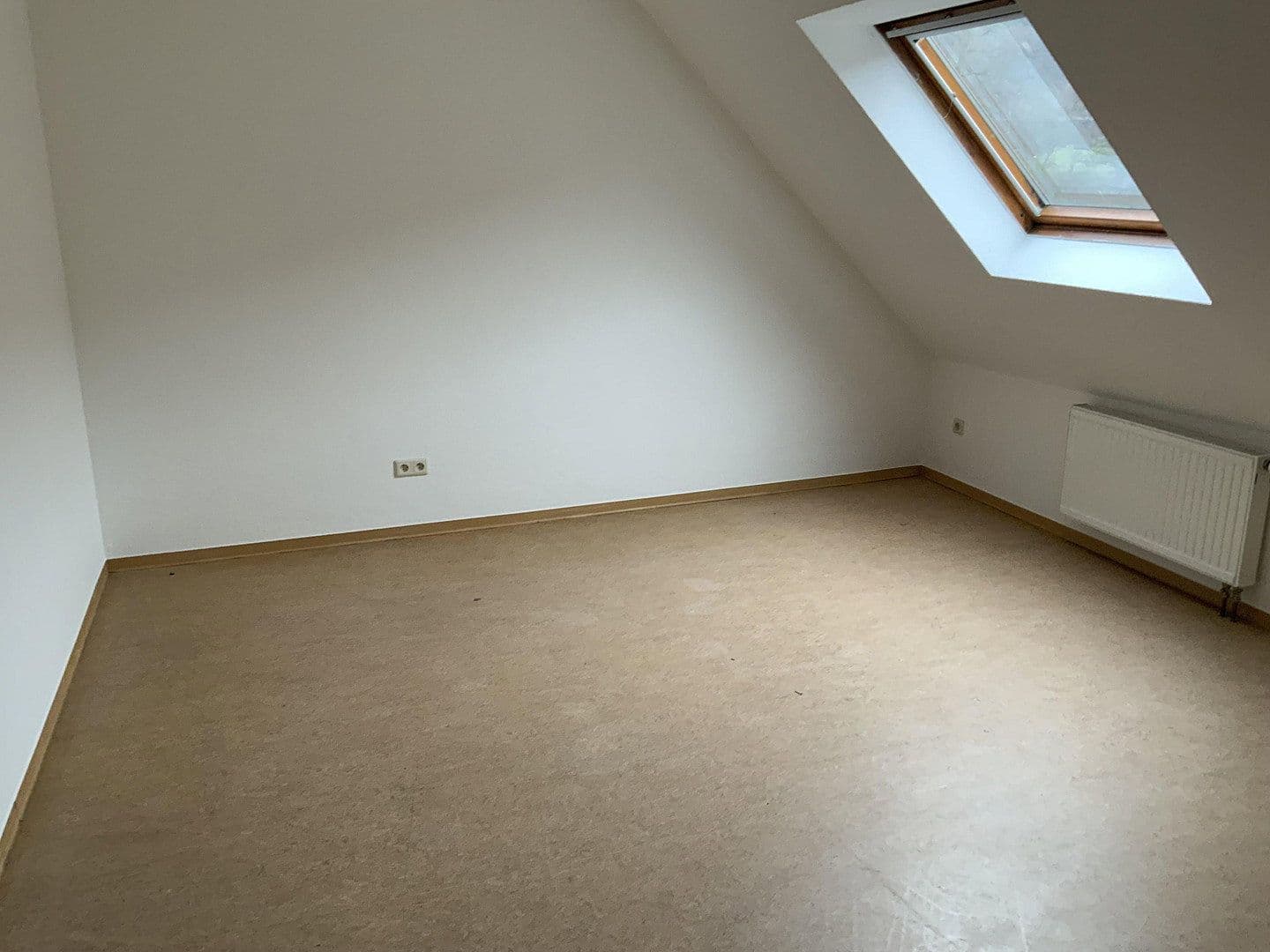 Prenájom domu 454 m², pozemok 959 m², Oberweiler-Tiefenbach, Porýnie-Falcko Prenájom domu 454 m², pozemok 959 m², Oberweiler-Tiefenbach, Porýnie-Falcko