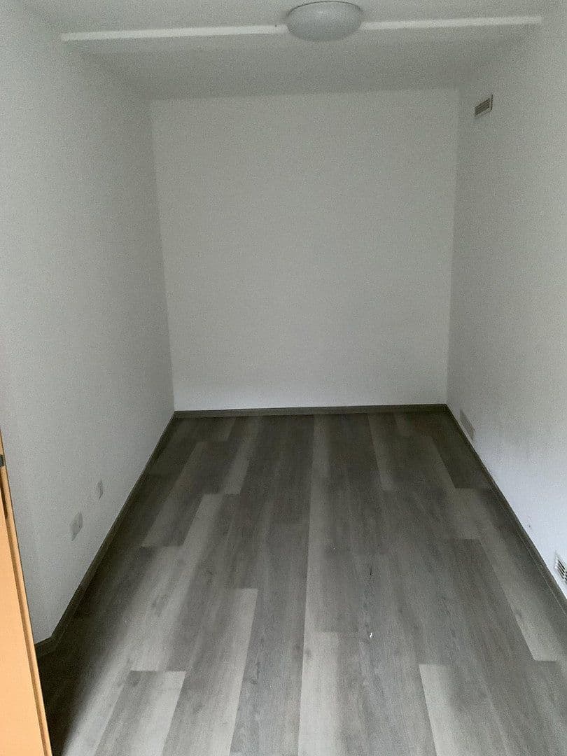 Prenájom domu 454 m², pozemok 959 m², Oberweiler-Tiefenbach, Porýnie-Falcko Prenájom domu 454 m², pozemok 959 m², Oberweiler-Tiefenbach, Porýnie-Falcko