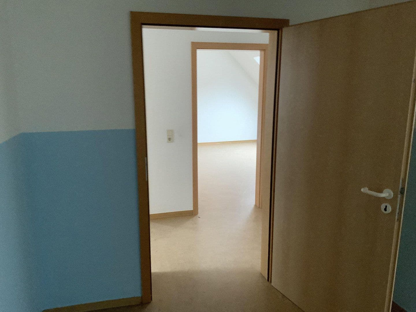 Prenájom domu 454 m², pozemok 959 m², Oberweiler-Tiefenbach, Porýnie-Falcko Prenájom domu 454 m², pozemok 959 m², Oberweiler-Tiefenbach, Porýnie-Falcko