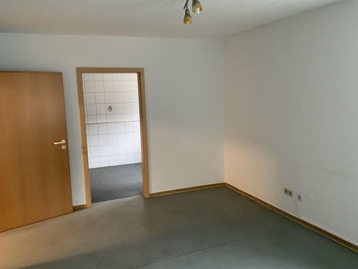 Prenájom domu 454 m², pozemok 959 m², Oberweiler-Tiefenbach, Porýnie-Falcko Prenájom domu 454 m², pozemok 959 m², Oberweiler-Tiefenbach, Porýnie-Falcko