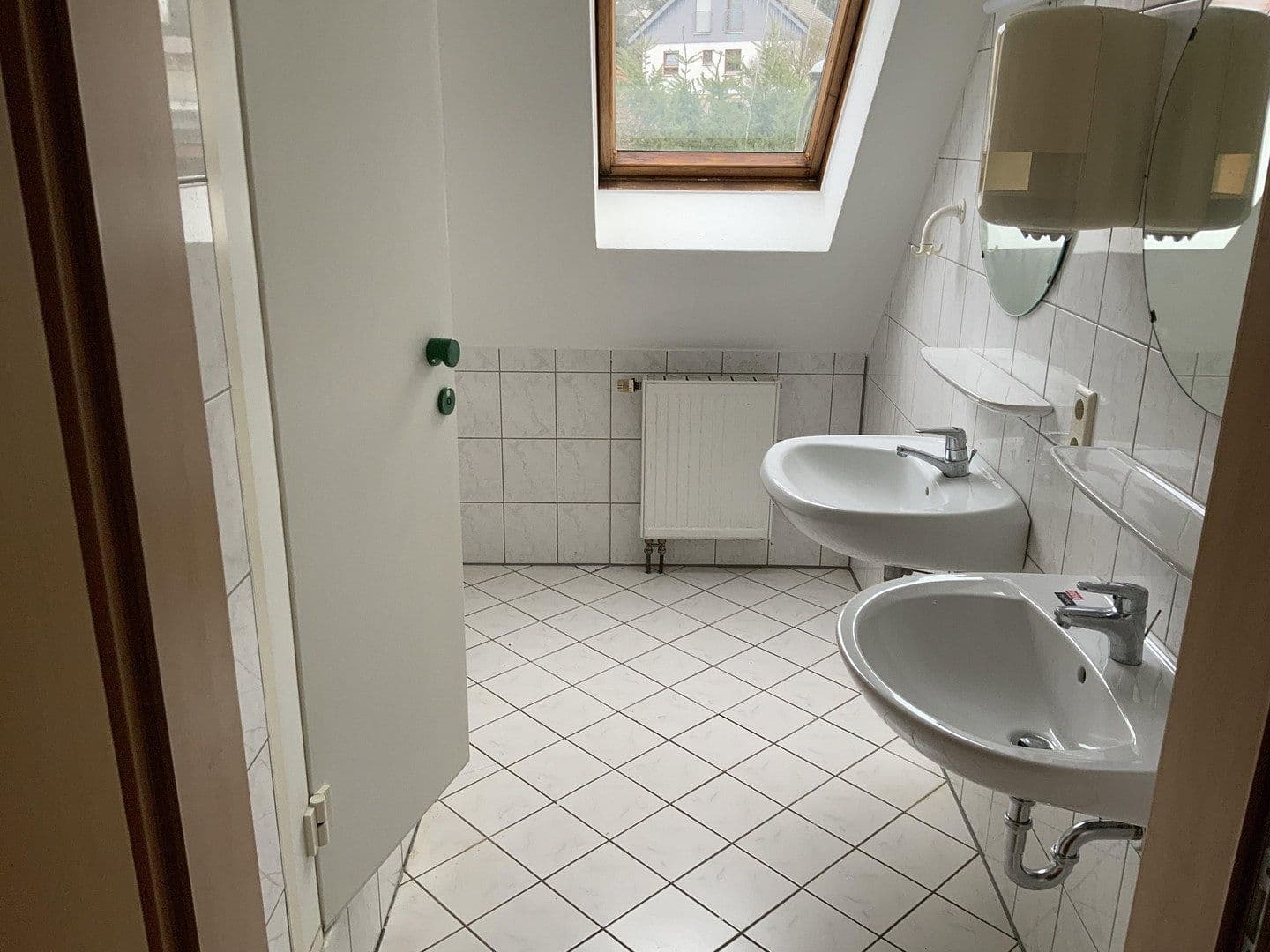 Prenájom domu 454 m², pozemok 959 m², Oberweiler-Tiefenbach, Porýnie-Falcko Prenájom domu 454 m², pozemok 959 m², Oberweiler-Tiefenbach, Porýnie-Falcko