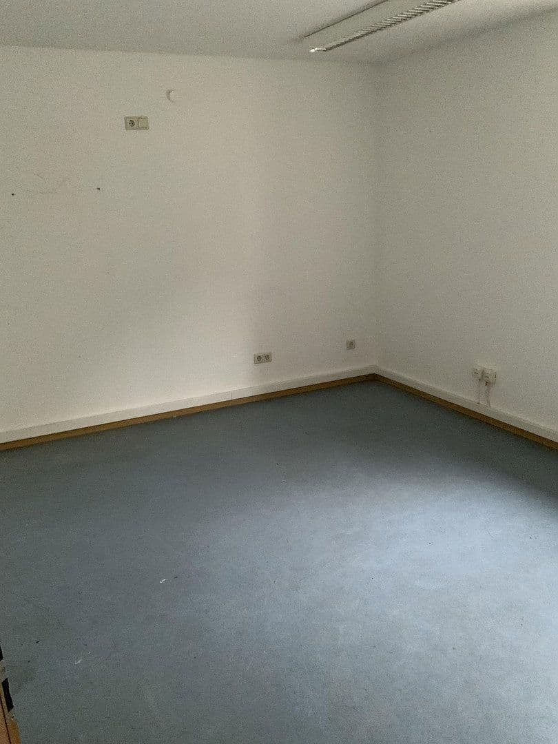 Prenájom domu 454 m², pozemok 959 m², Oberweiler-Tiefenbach, Porýnie-Falcko Prenájom domu 454 m², pozemok 959 m², Oberweiler-Tiefenbach, Porýnie-Falcko