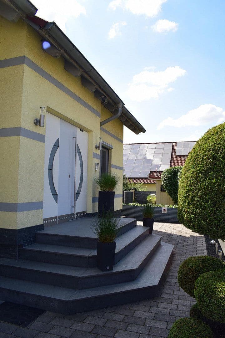 Predaj domu 133 m², pozemok 459 m², Eppingen, Bádensko-Wurttembersko Predaj domu 133 m², pozemok 459 m², Eppingen, Bádensko-Wurttembersko