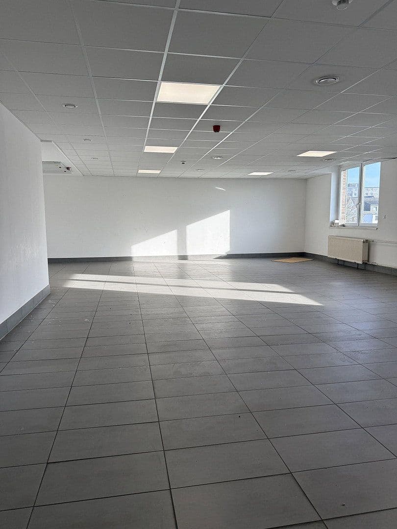 Prenájom nebytového priestoru 2.170 m², Magdeburgerstrasse 37, Gelsenkirchen, Severné Porýnie - Westfálsko Prenájom nebytového priestoru 2.170 m², Magdeburgerstrasse 37, Gelsenkirchen, Severné Porýnie - Westfálsko