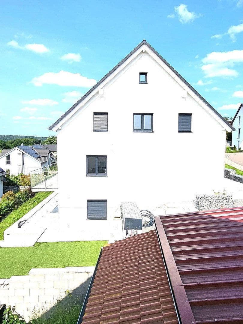 Predaj domu 274 m², pozemok 629 m², Niedernhall, Bádensko-Wurttembersko Predaj domu 274 m², pozemok 629 m², Niedernhall, Bádensko-Wurttembersko