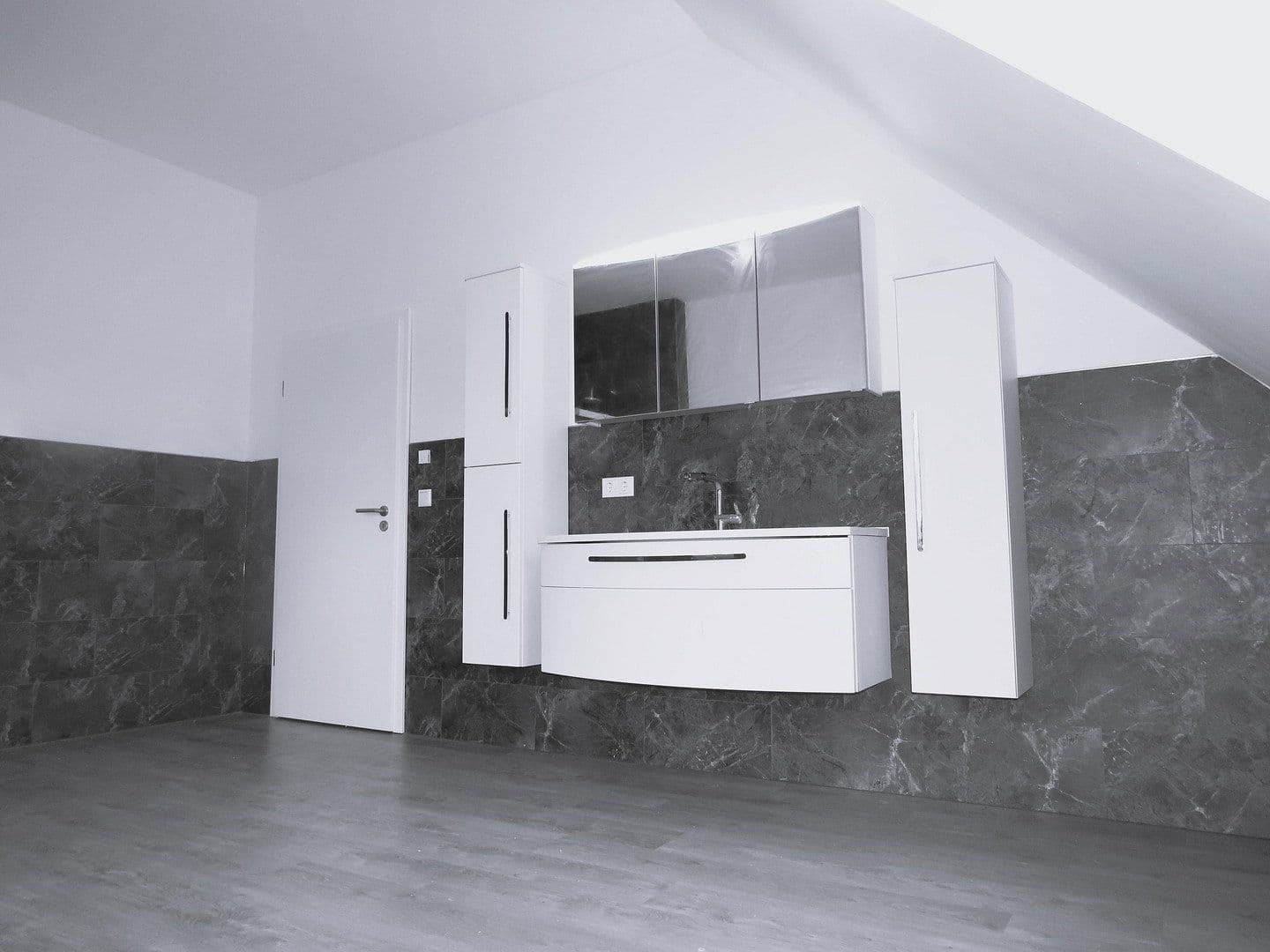 Predaj domu 274 m², pozemok 629 m², Niedernhall, Bádensko-Wurttembersko Predaj domu 274 m², pozemok 629 m², Niedernhall, Bádensko-Wurttembersko