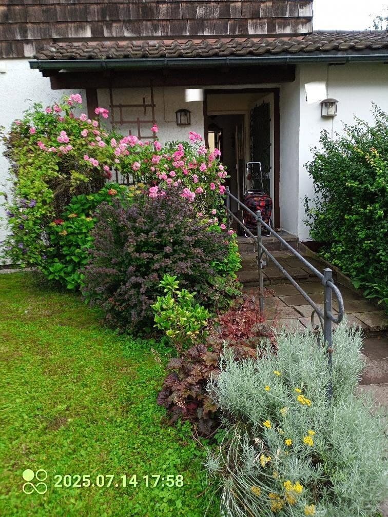 Predaj domu 148 m², pozemok 1.396 m², Bayerisch Gmain, Bavorsko Predaj domu 148 m², pozemok 1.396 m², Bayerisch Gmain, Bavorsko