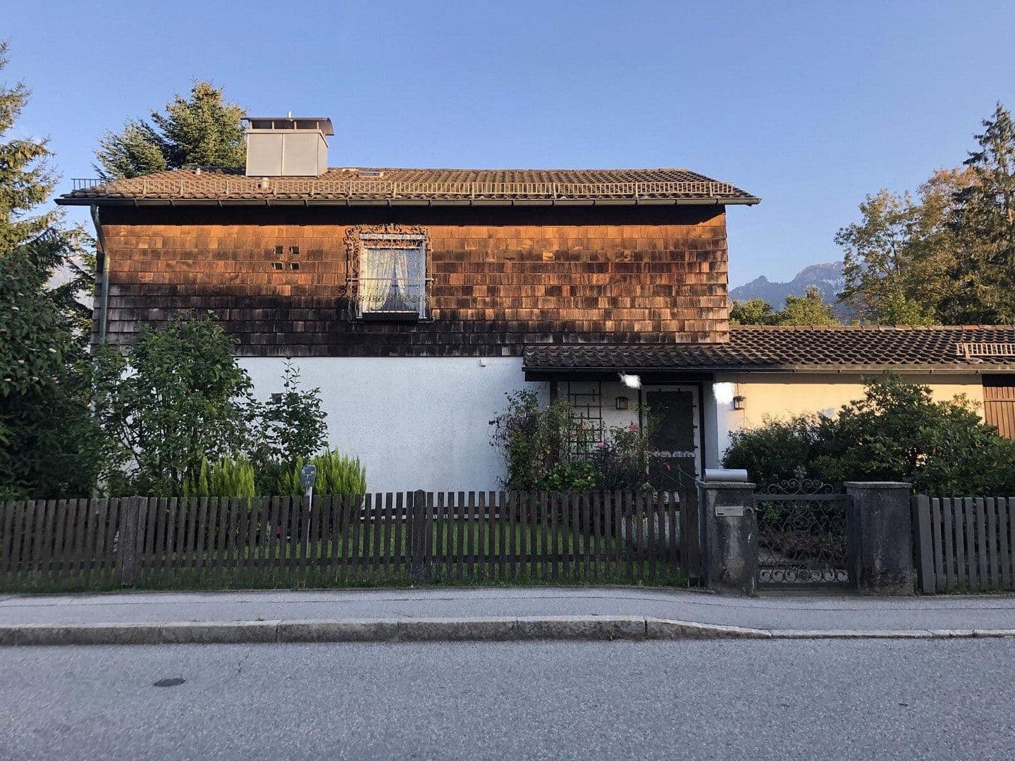 Predaj domu 148 m², pozemok 1.396 m², Bayerisch Gmain, Bavorsko Predaj domu 148 m², pozemok 1.396 m², Bayerisch Gmain, Bavorsko