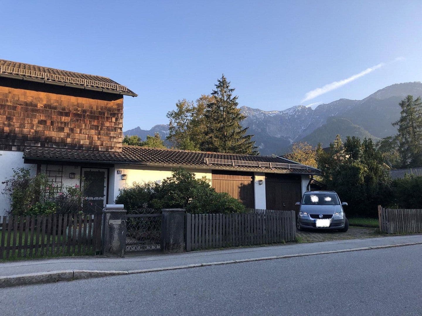 Predaj domu 148 m², pozemok 1.396 m², Bayerisch Gmain, Bavorsko Predaj domu 148 m², pozemok 1.396 m², Bayerisch Gmain, Bavorsko