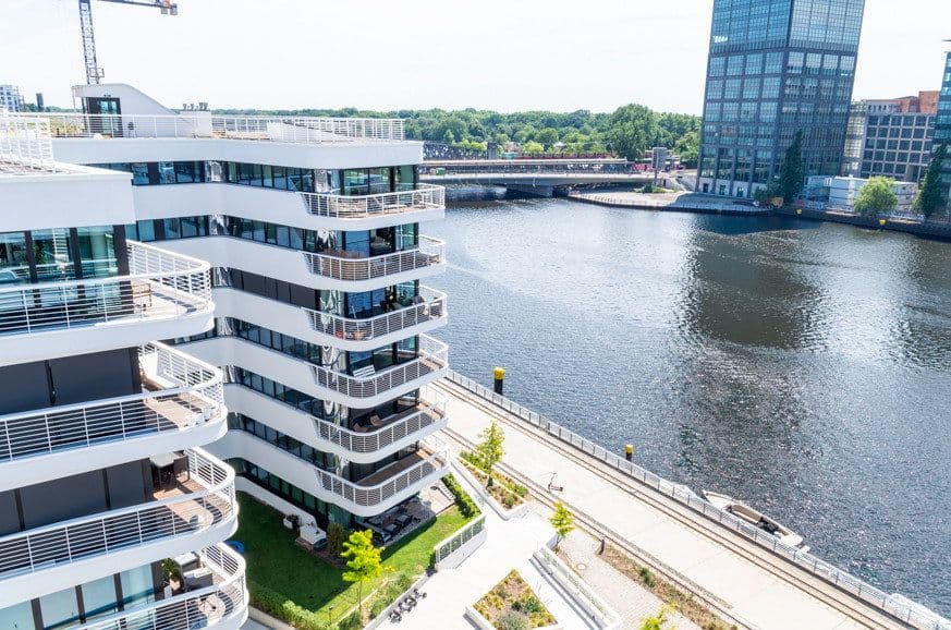 Prenájom bytu 2-izbový 44 m², Stralauer Allee 13a, Berlin, Berlín Prenájom bytu 2-izbový 44 m², Stralauer Allee 13a, Berlin, Berlín