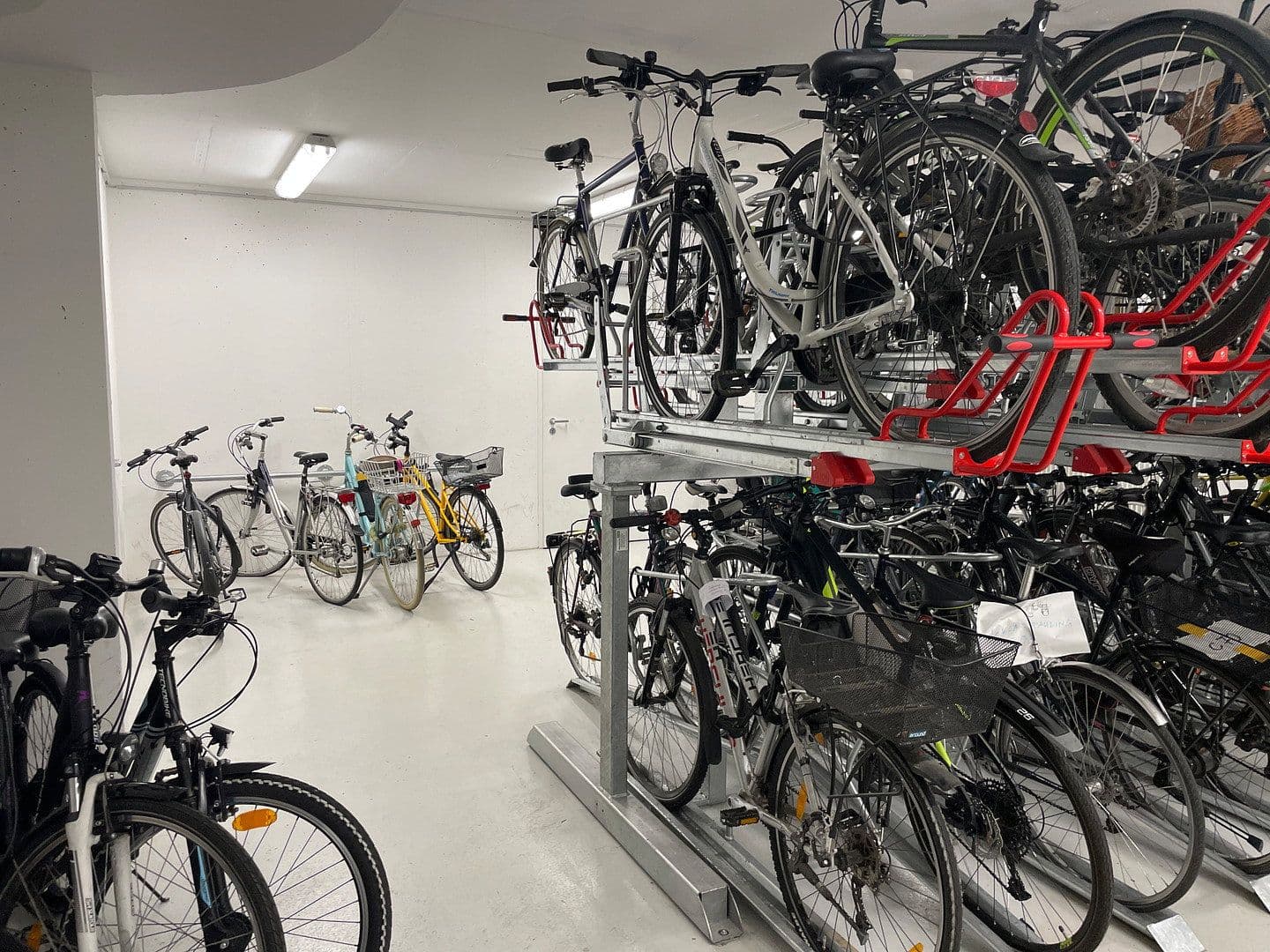 Prenájom bytu 2-izbový 44 m², Stralauer Allee 13a, Berlin, Berlín Prenájom bytu 2-izbový 44 m², Stralauer Allee 13a, Berlin, Berlín