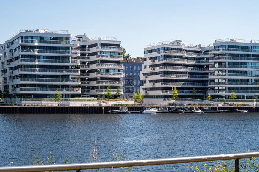 Prenájom bytu 2-izbový 44 m², Stralauer Allee 13a, Berlin, Berlín Prenájom bytu 2-izbový 44 m², Stralauer Allee 13a, Berlin, Berlín