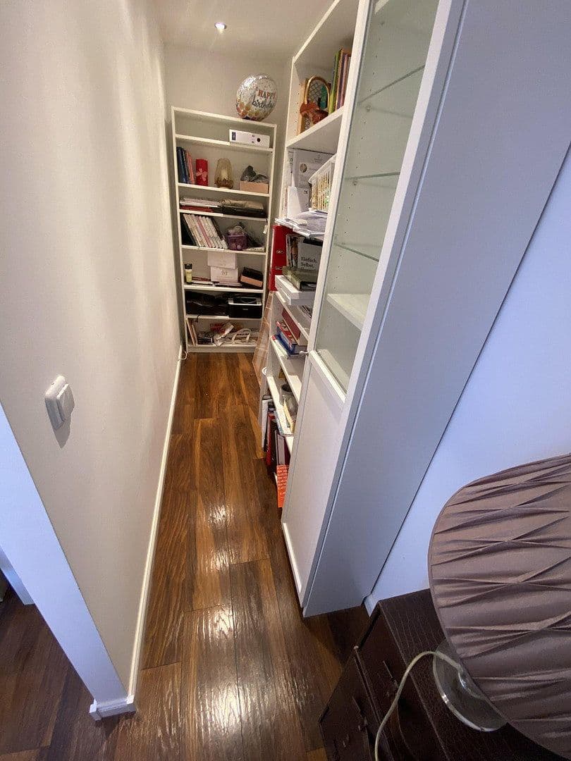 Prenájom bytu 2-izbový 74 m², Nesselroder str 4-6, Bonn, Severné Porýnie - Westfálsko Prenájom bytu 2-izbový 74 m², Nesselroder str 4-6, Bonn, Severné Porýnie - Westfálsko