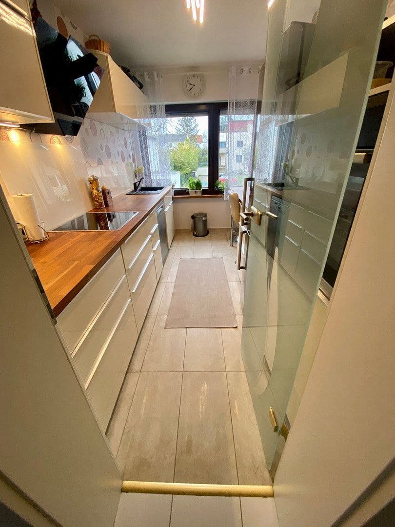 Prenájom bytu 2-izbový 74 m², Nesselroder str 4-6, Bonn, Severné Porýnie - Westfálsko Prenájom bytu 2-izbový 74 m², Nesselroder str 4-6, Bonn, Severné Porýnie - Westfálsko
