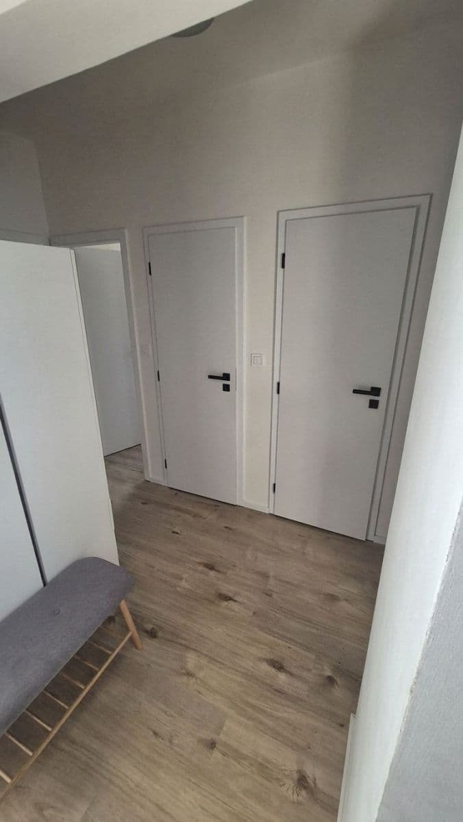Prenájom bytu 2-izbový 43 m², Osadní, Praha, Praha Prenájom bytu 2-izbový 43 m², Osadní, Praha, Praha