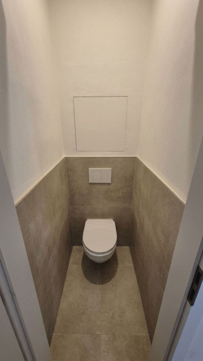 Prenájom bytu 2-izbový 43 m², Osadní, Praha, Praha Prenájom bytu 2-izbový 43 m², Osadní, Praha, Praha