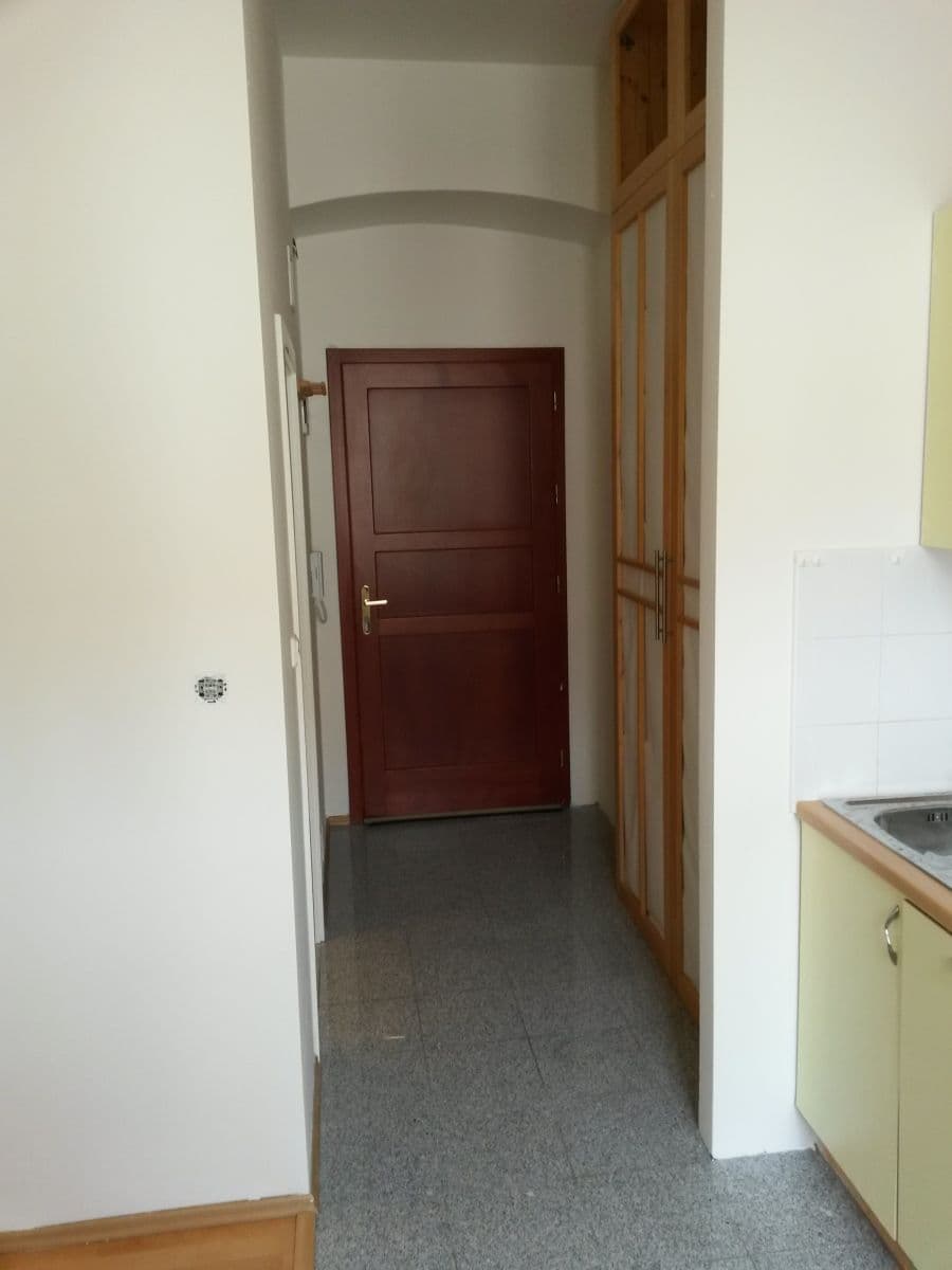 Prenájom bytu 1-izbový 40 m², Umělecká, Praha, Praha Prenájom bytu 1-izbový 40 m², Umělecká, Praha, Praha