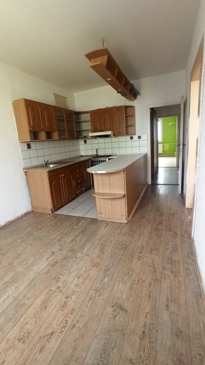 Predaj bytu 3-izbový 75 m², Čsl. partyzánů, Děčín, Ústecký kraj Predaj bytu 3-izbový 75 m², Čsl. partyzánů, Děčín, Ústecký kraj