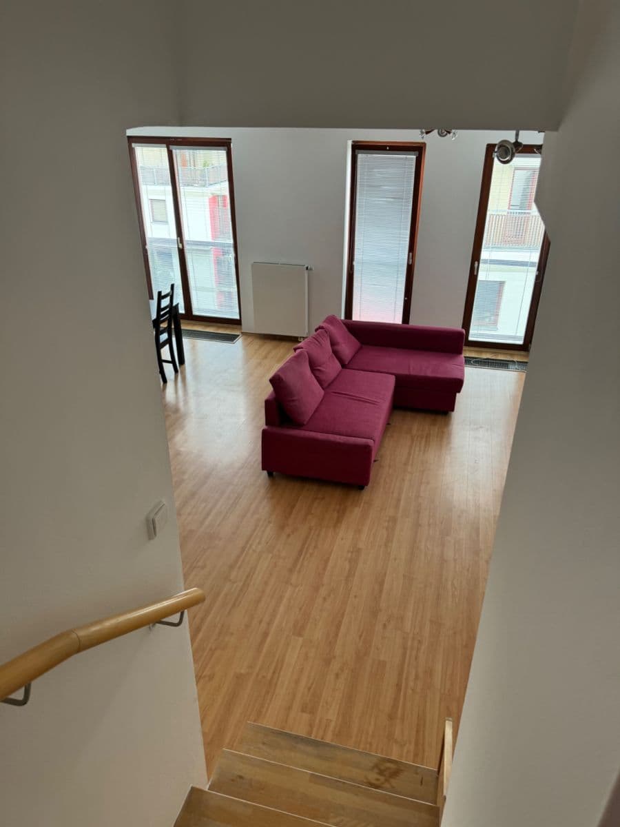 Prenájom bytu 4-izbový 149 m², Nad Paloučkem, Beroun, Středočeský kraj Prenájom bytu 4-izbový 149 m², Nad Paloučkem, Beroun, Středočeský kraj