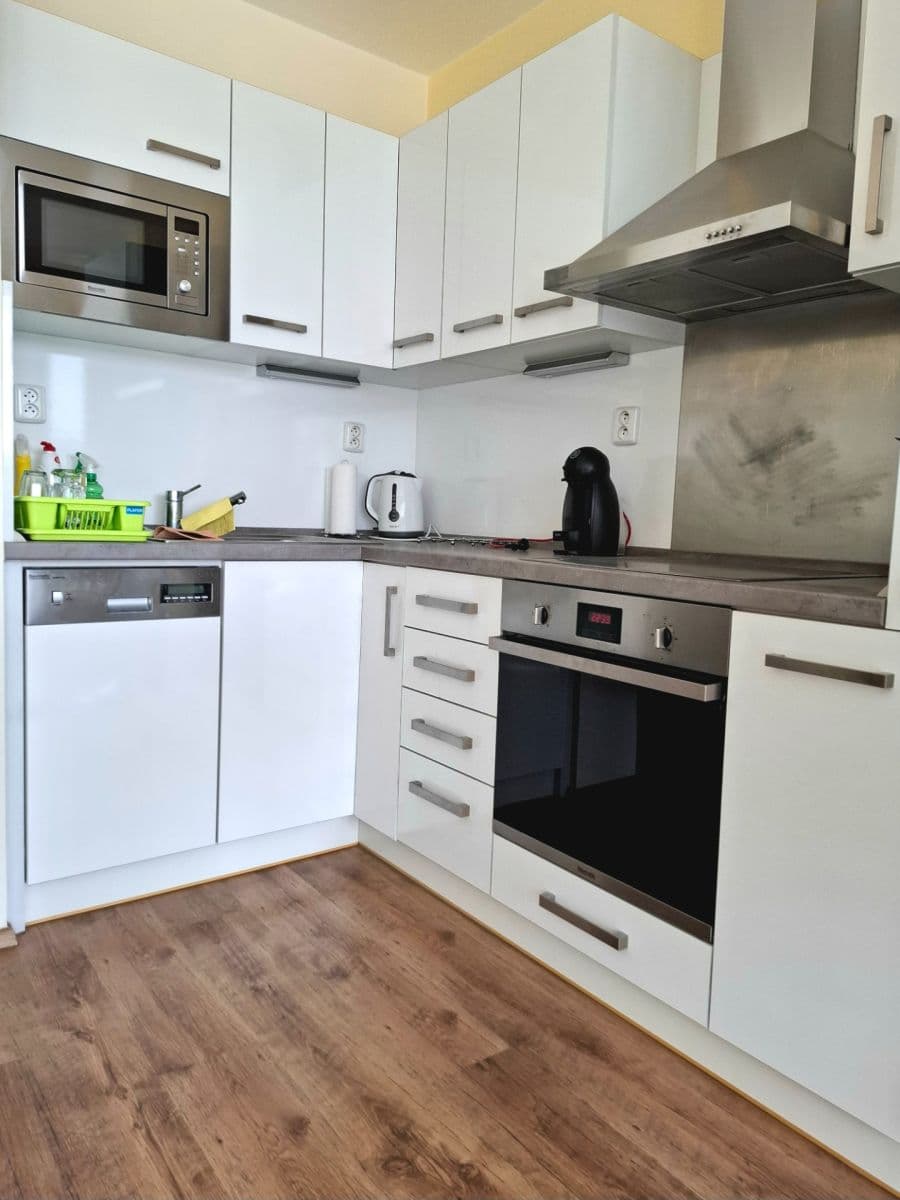 Prenájom bytu 2-izbový 48 m², Jeřabinová, Praha, Praha Prenájom bytu 2-izbový 48 m², Jeřabinová, Praha, Praha