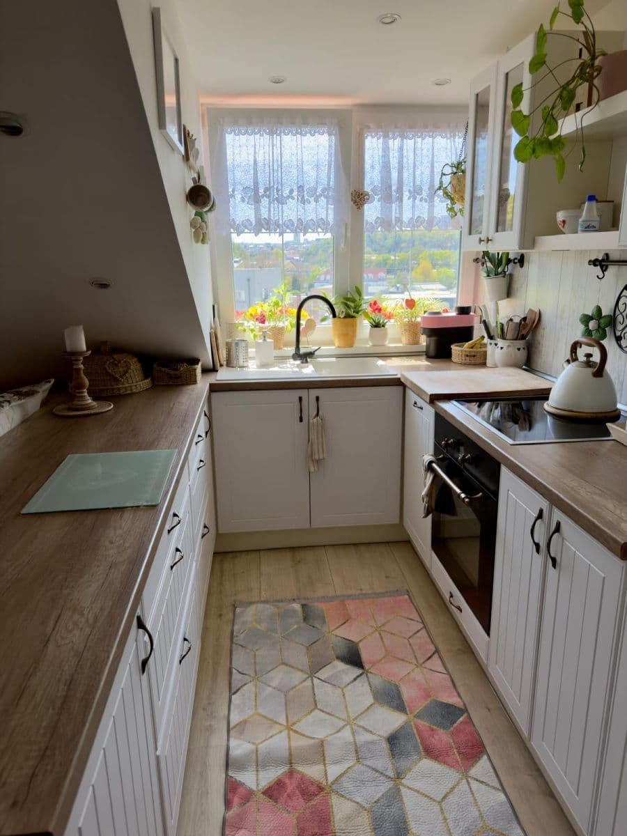 Predaj bytu 3-izbový 70 m², Přípotoční, Praha, Praha Predaj bytu 3-izbový 70 m², Přípotoční, Praha, Praha