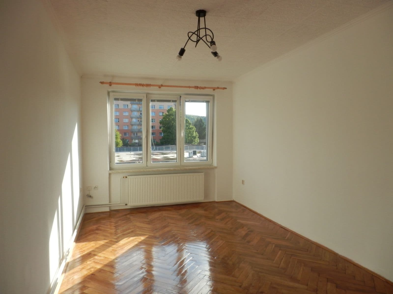 Prenájom bytu 2-izbový 58 m², Obránců míru, Lomnice nad Popelkou, Liberecký kraj Prenájom bytu 2-izbový 58 m², Obránců míru, Lomnice nad Popelkou, Liberecký kraj