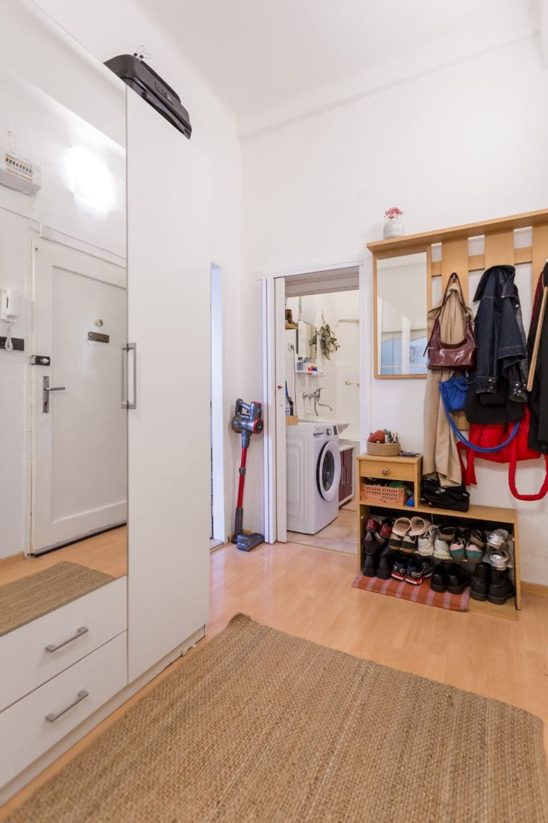 Prenájom bytu 2-izbový 43 m², Jateční, Praha, Praha Prenájom bytu 2-izbový 43 m², Jateční, Praha, Praha