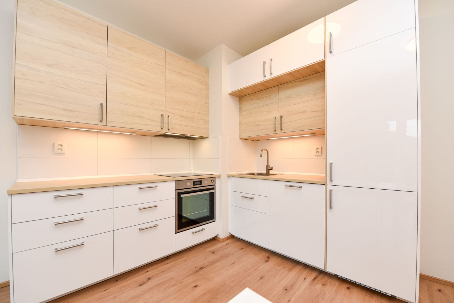 Prenájom bytu 2-izbový 57 m², Na Parkáně, Beroun, Středočeský kraj Prenájom bytu 2-izbový 57 m², Na Parkáně, Beroun, Středočeský kraj