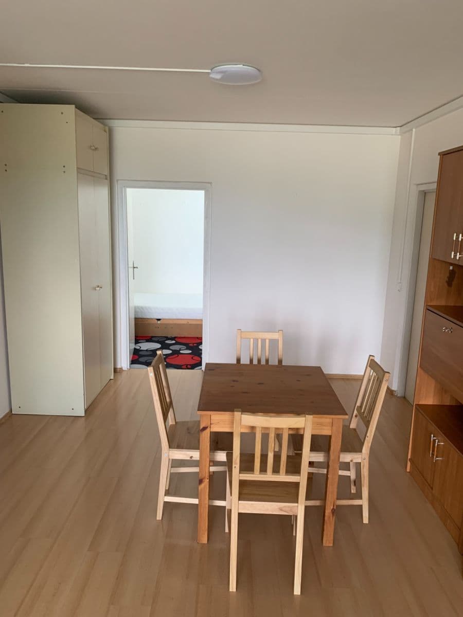 Prenájom bytu 4-izbový 90 m², Slunečná, Brno, Jihomoravský kraj Prenájom bytu 4-izbový 90 m², Slunečná, Brno, Jihomoravský kraj