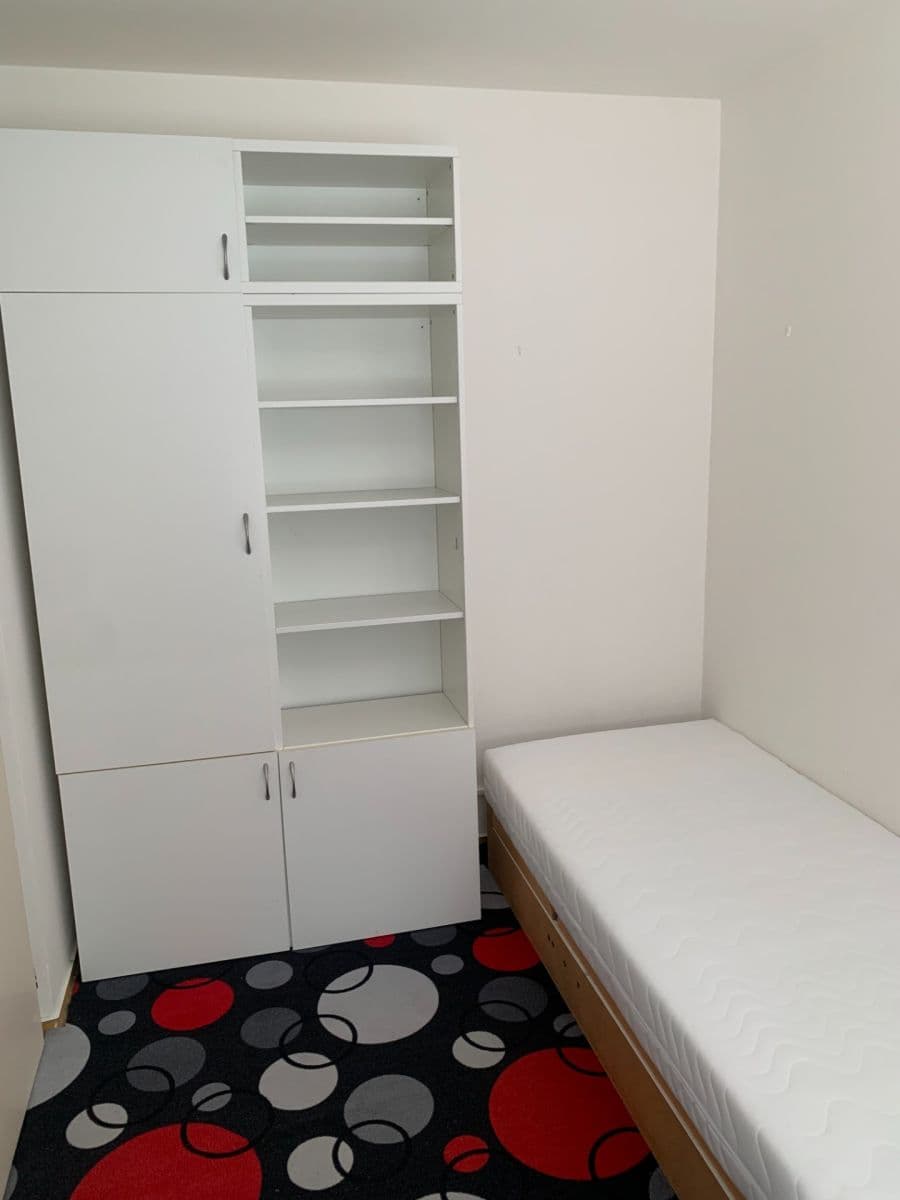 Prenájom bytu 4-izbový 90 m², Slunečná, Brno, Jihomoravský kraj Prenájom bytu 4-izbový 90 m², Slunečná, Brno, Jihomoravský kraj