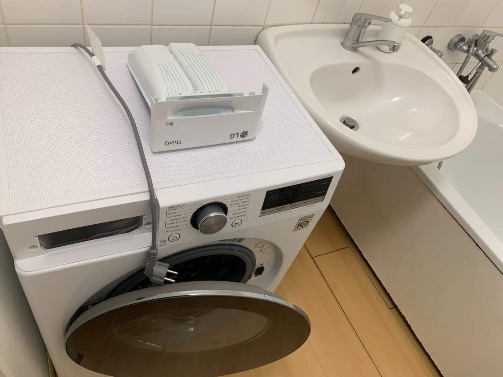 Prenájom bytu 4-izbový 90 m², Slunečná, Brno, Jihomoravský kraj Prenájom bytu 4-izbový 90 m², Slunečná, Brno, Jihomoravský kraj