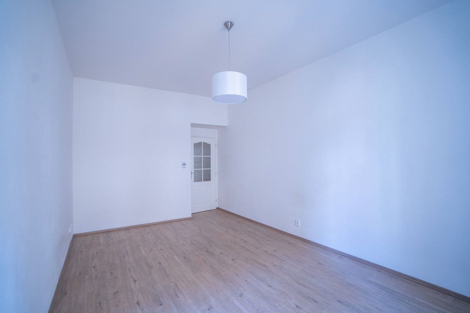 Prenájom bytu 1-izbový 45 m², Moskevská, Praha, Praha Prenájom bytu 1-izbový 45 m², Moskevská, Praha, Praha