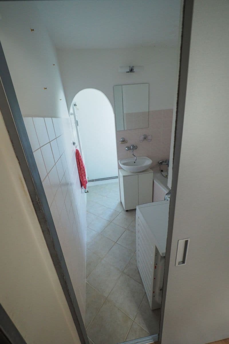 Prenájom bytu 3-izbový 66 m², Jungmannova, Otrokovice, Zlínský kraj Prenájom bytu 3-izbový 66 m², Jungmannova, Otrokovice, Zlínský kraj