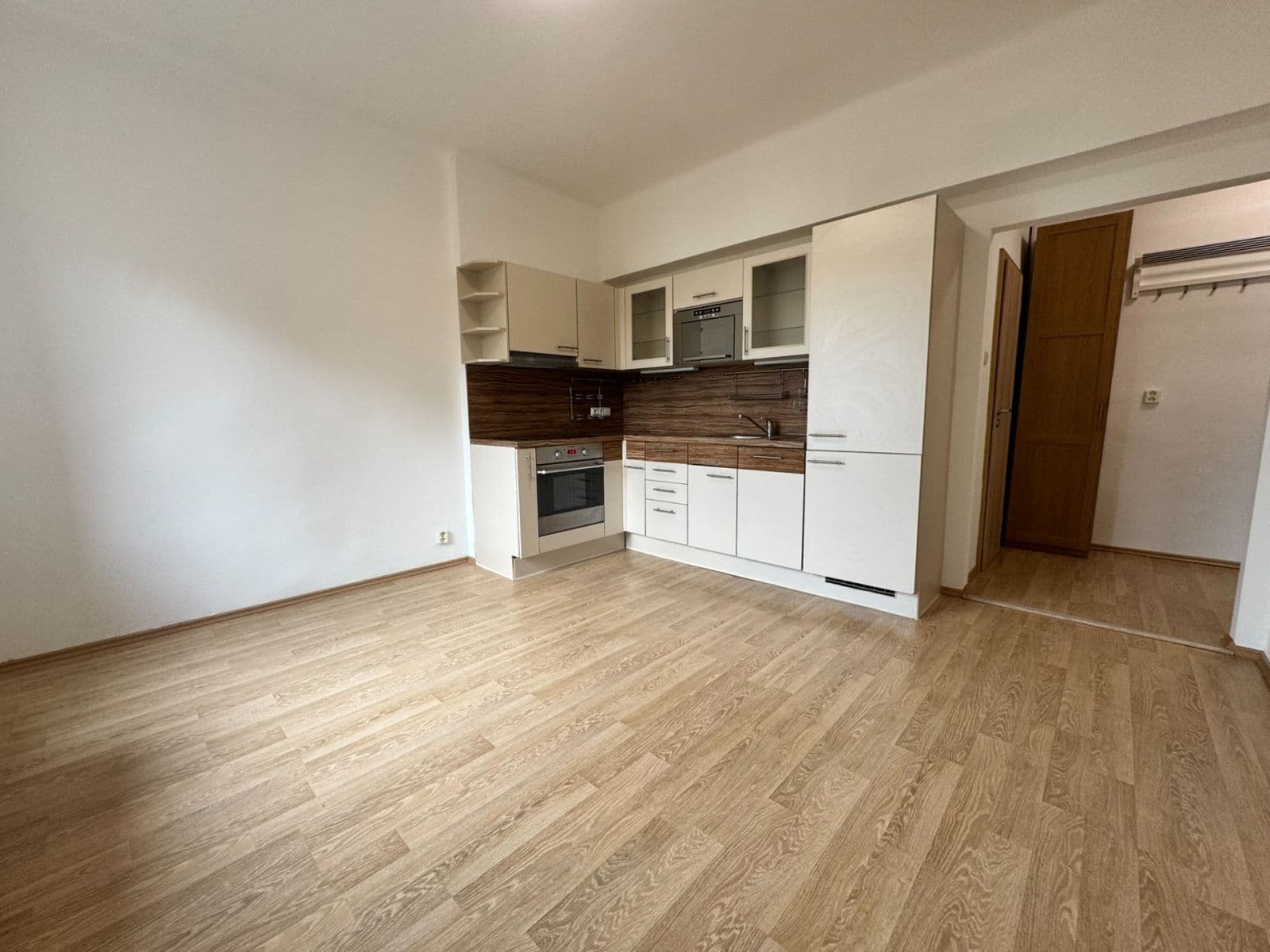 Prenájom bytu 2-izbový 46 m², Biskupcova, Praha, Praha Prenájom bytu 2-izbový 46 m², Biskupcova, Praha, Praha