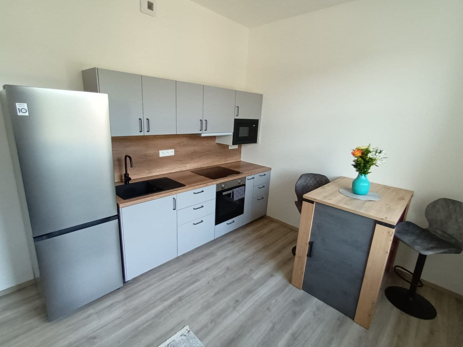 Prenájom bytu 1-izbový 36 m², S. K. Neumanna, Kralupy nad Vltavou, Středočeský kraj Prenájom bytu 1-izbový 36 m², S. K. Neumanna, Kralupy nad Vltavou, Středočeský kraj
