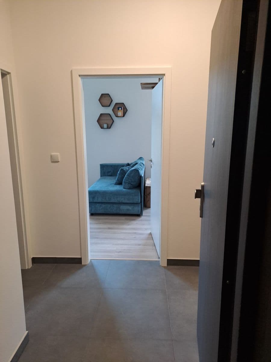 Prenájom bytu 1-izbový 36 m², S. K. Neumanna, Kralupy nad Vltavou, Středočeský kraj Prenájom bytu 1-izbový 36 m², S. K. Neumanna, Kralupy nad Vltavou, Středočeský kraj