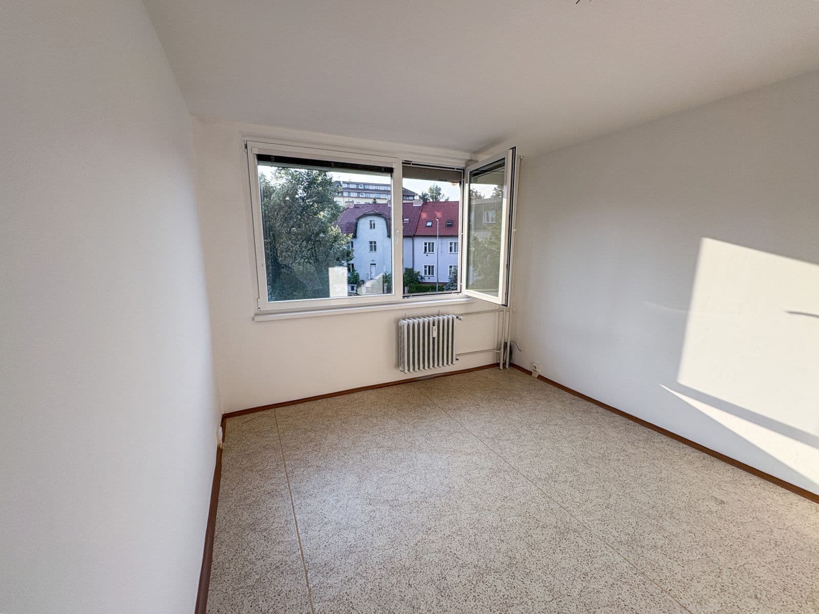 Predaj bytu 3-izbový 93 m², U Kněžské louky, Praha, Praha Predaj bytu 3-izbový 93 m², U Kněžské louky, Praha, Praha