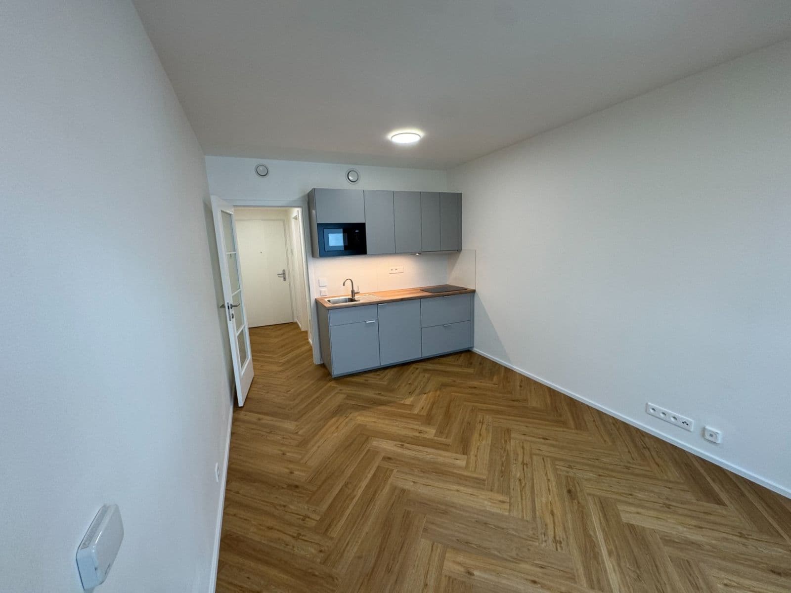 Prenájom bytu 1-izbový 23 m², Plzeňská, Praha, Praha Prenájom bytu 1-izbový 23 m², Plzeňská, Praha, Praha
