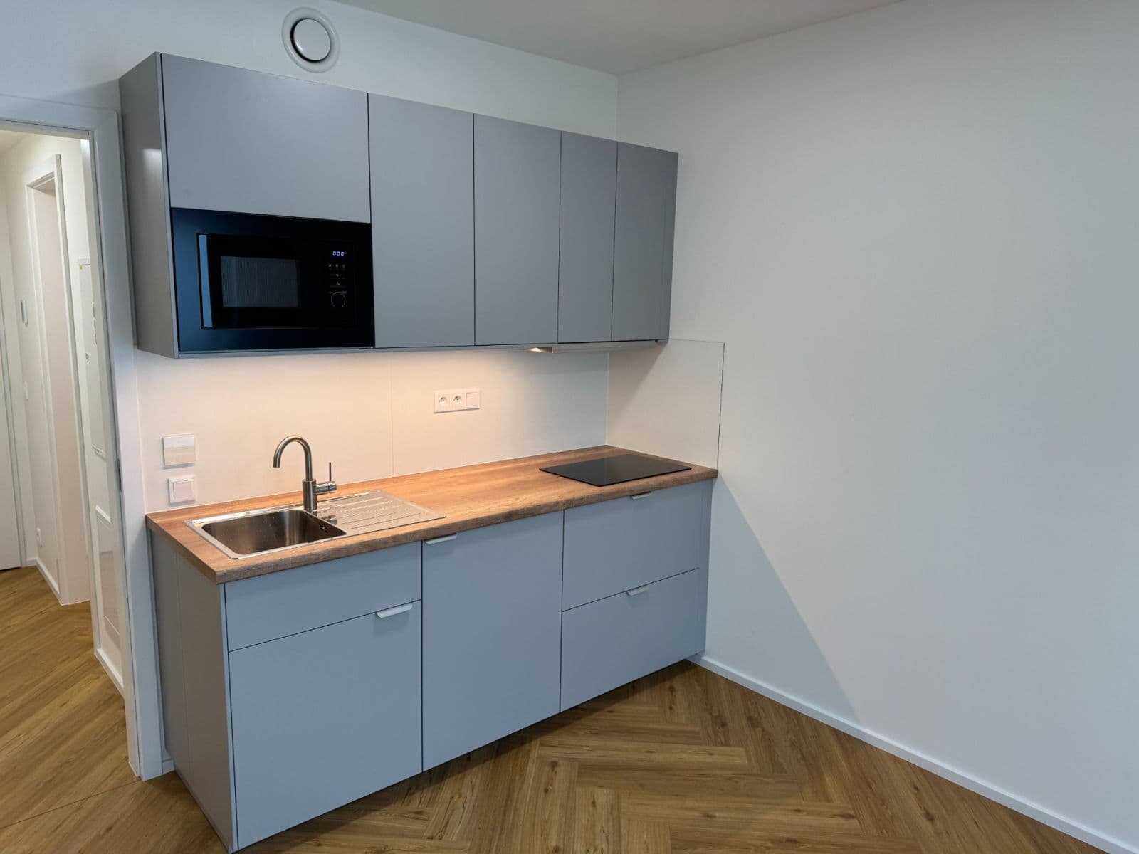 Prenájom bytu 1-izbový 23 m², Plzeňská, Praha, Praha Prenájom bytu 1-izbový 23 m², Plzeňská, Praha, Praha