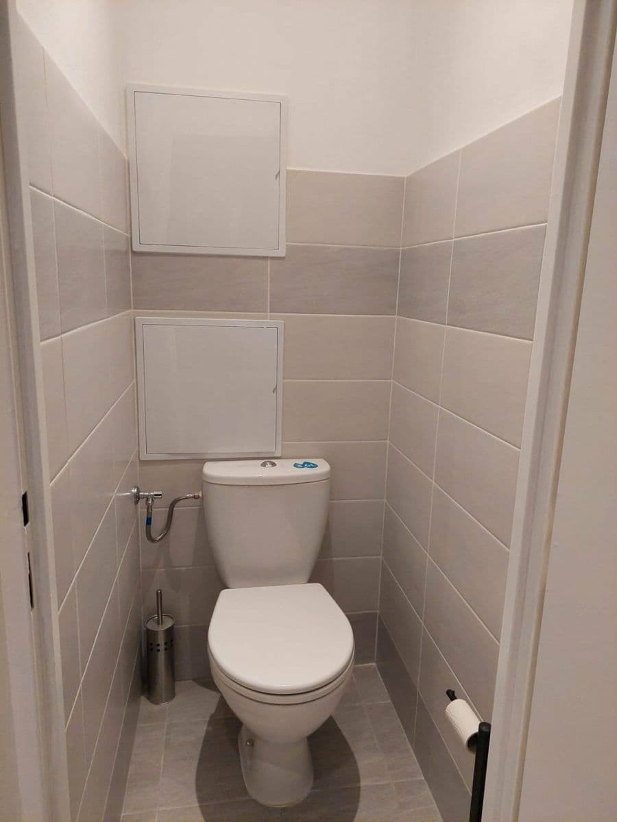 Prenájom bytu 2-izbový 53 m², Káranská, Praha, Praha Prenájom bytu 2-izbový 53 m², Káranská, Praha, Praha