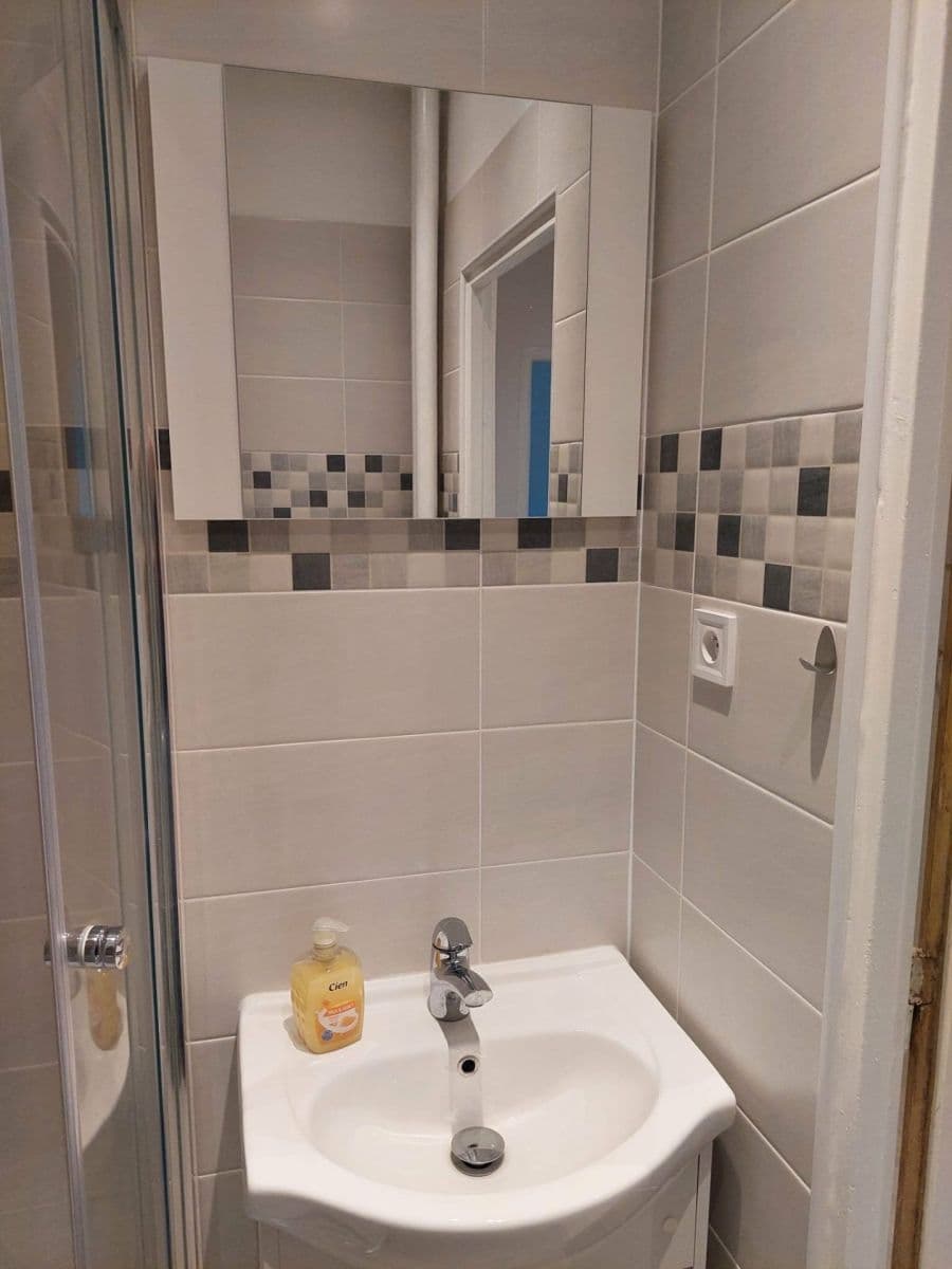 Prenájom bytu 2-izbový 53 m², Káranská, Praha, Praha Prenájom bytu 2-izbový 53 m², Káranská, Praha, Praha