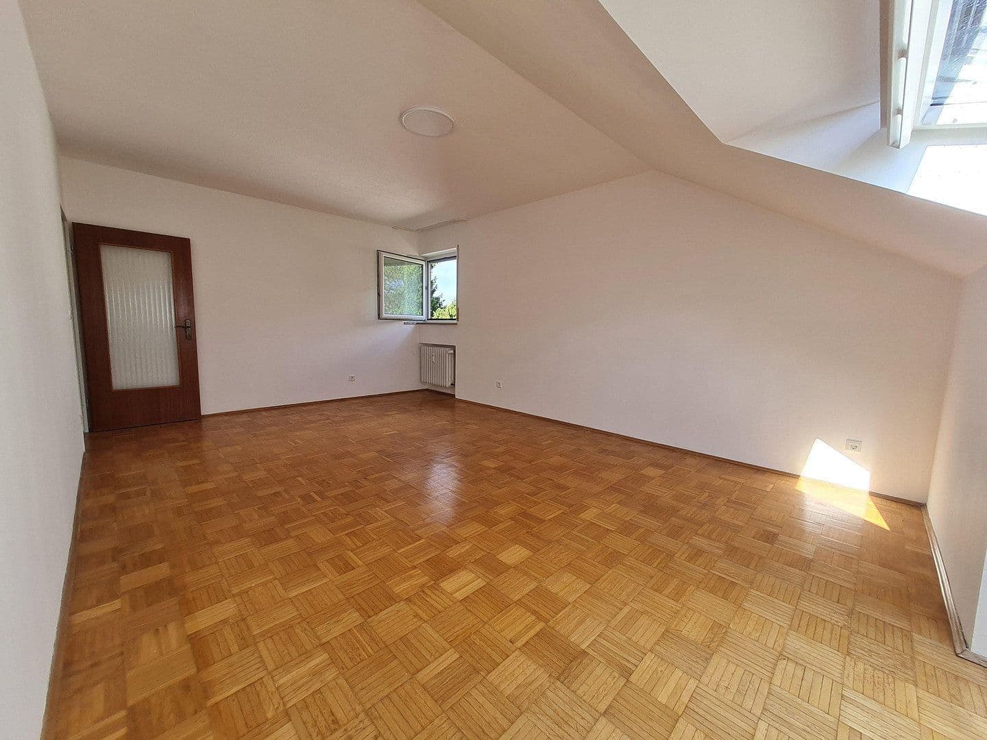 Prenájom bytu 2-izbový 64 m², Stadtbergen, Bavorsko Prenájom bytu 2-izbový 64 m², Stadtbergen, Bavorsko