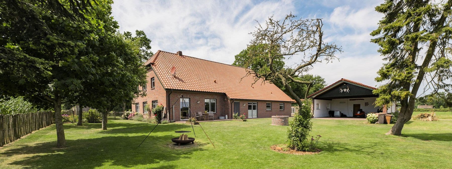Predaj domu 155 m², pozemok 3.400 m², Edewecht, Dolné Sasko Predaj domu 155 m², pozemok 3.400 m², Edewecht, Dolné Sasko