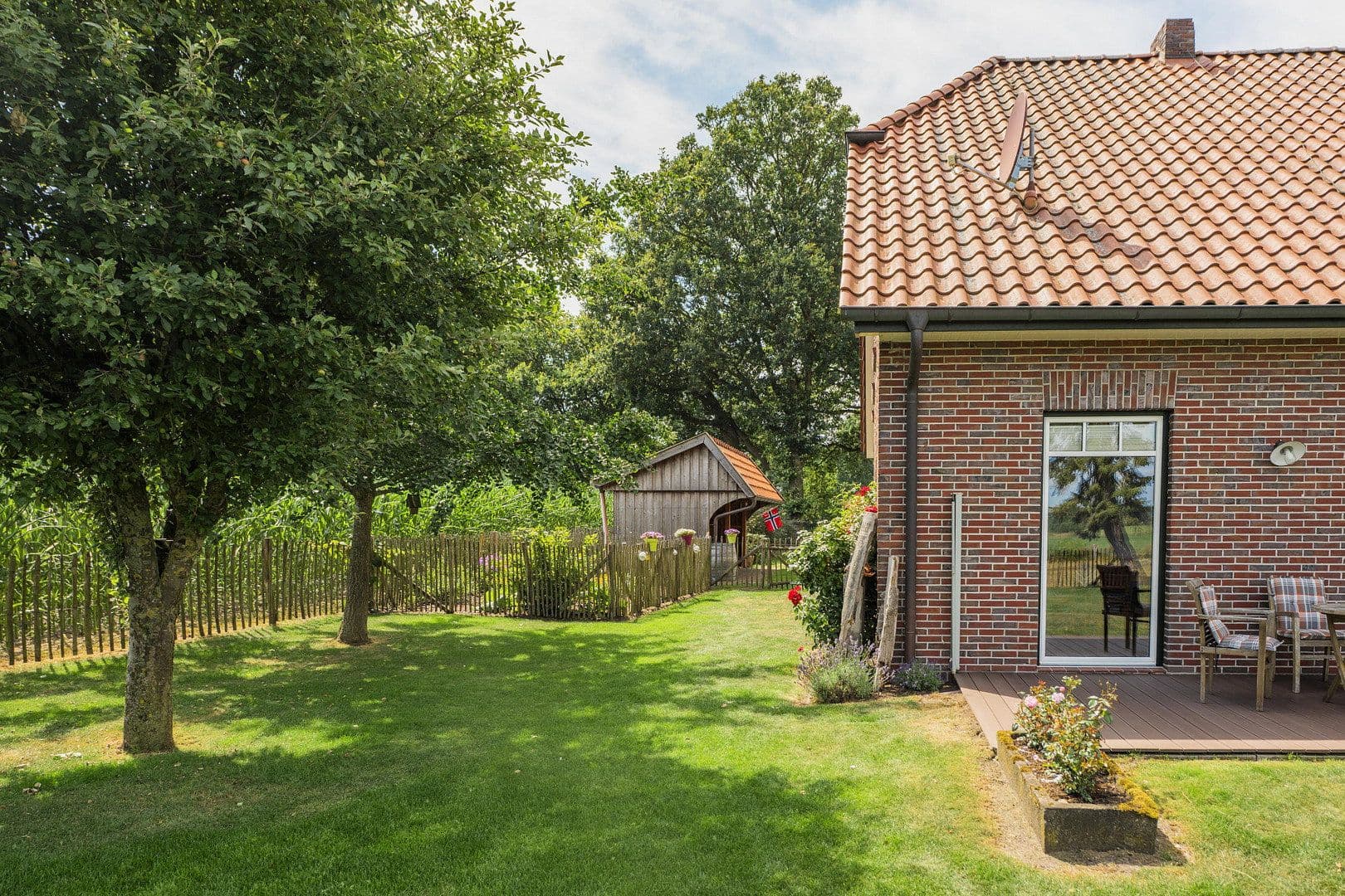 Predaj domu 155 m², pozemok 3.400 m², Edewecht, Dolné Sasko Predaj domu 155 m², pozemok 3.400 m², Edewecht, Dolné Sasko