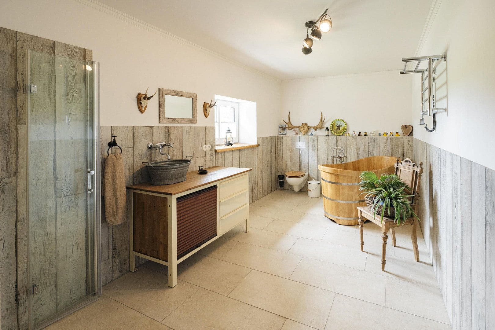 Predaj domu 155 m², pozemok 3.400 m², Edewecht, Dolné Sasko Predaj domu 155 m², pozemok 3.400 m², Edewecht, Dolné Sasko